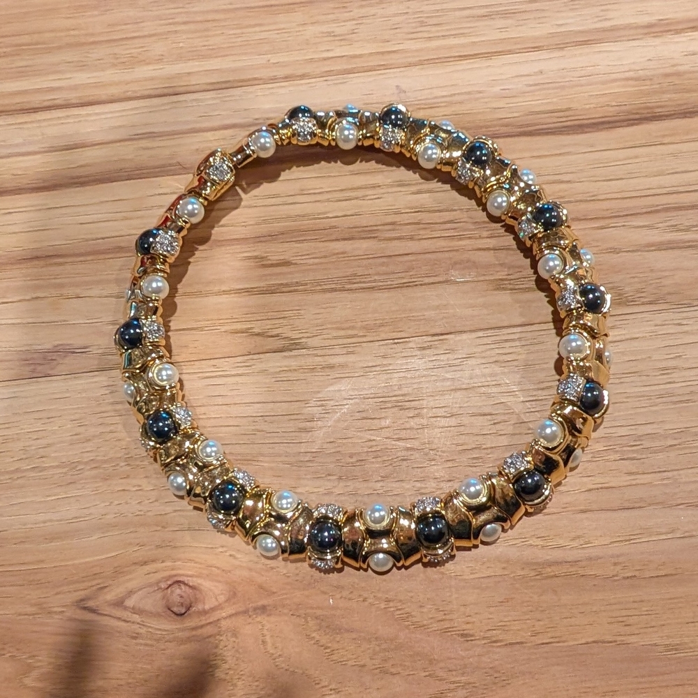 Elegant Gold and Black Collar Necklace